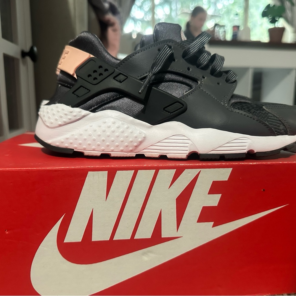Nike Kids Black and White Sneakers with Peach Accents